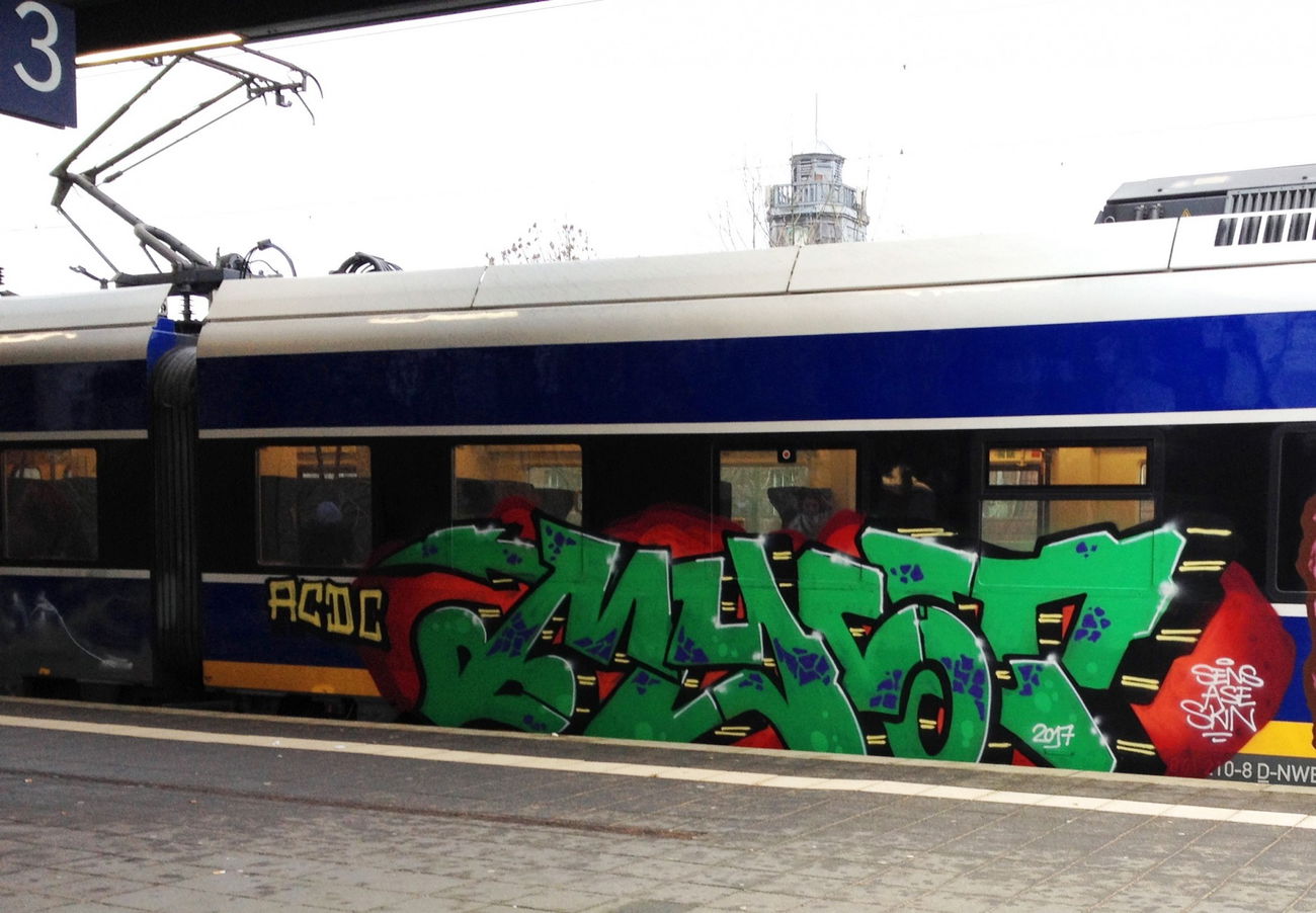 Graffiti Train - Photo by ZUGZWANG - myst (2018)