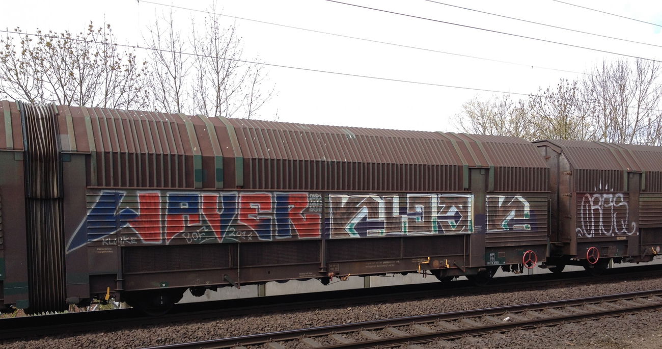 Graffiti Train - Photo by ZUGZWANG