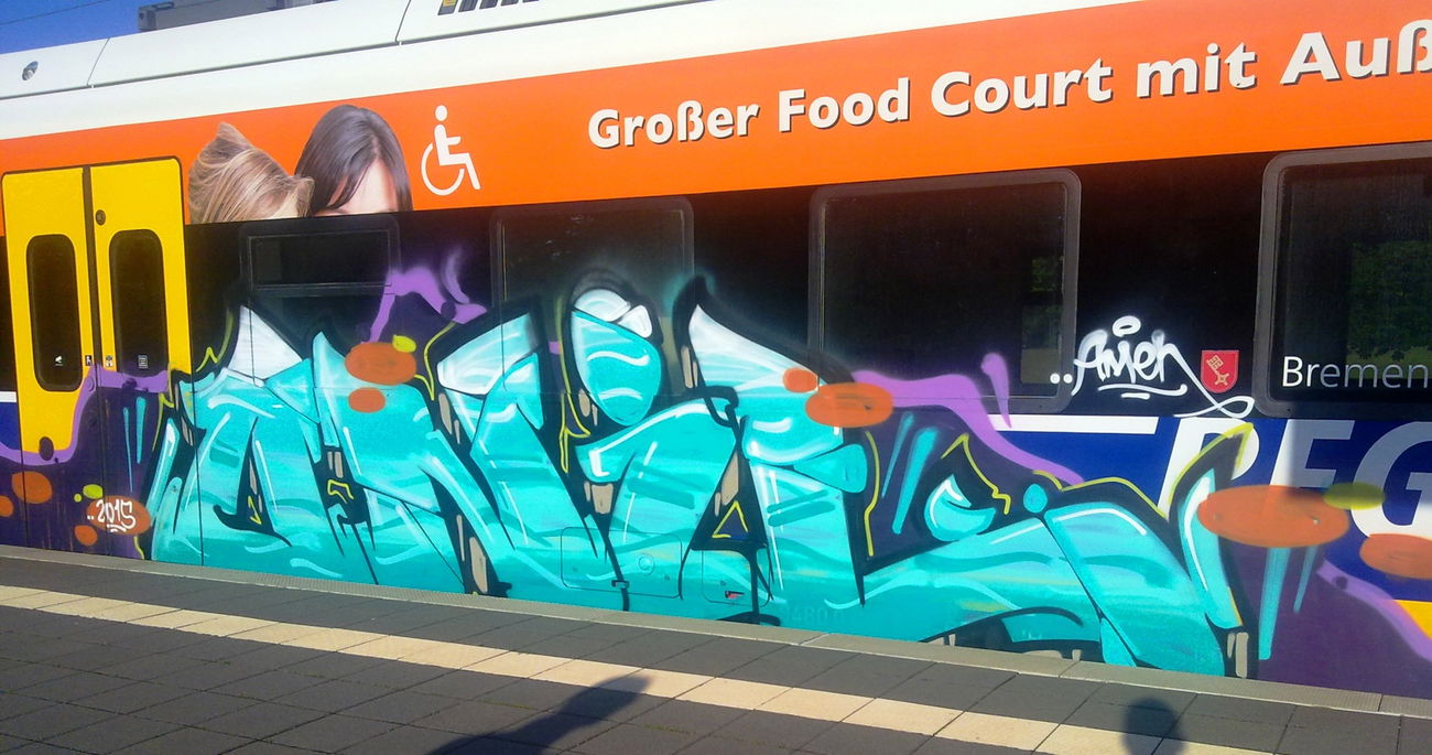 Graffiti Train - Photo by ZUGZWANG - onil, bremerhaven, 27 (2015)
