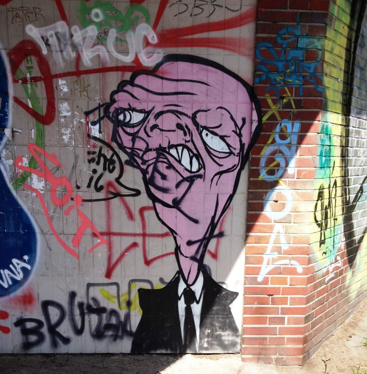 Graffiti Artwork - Photo by ZUGZWANG