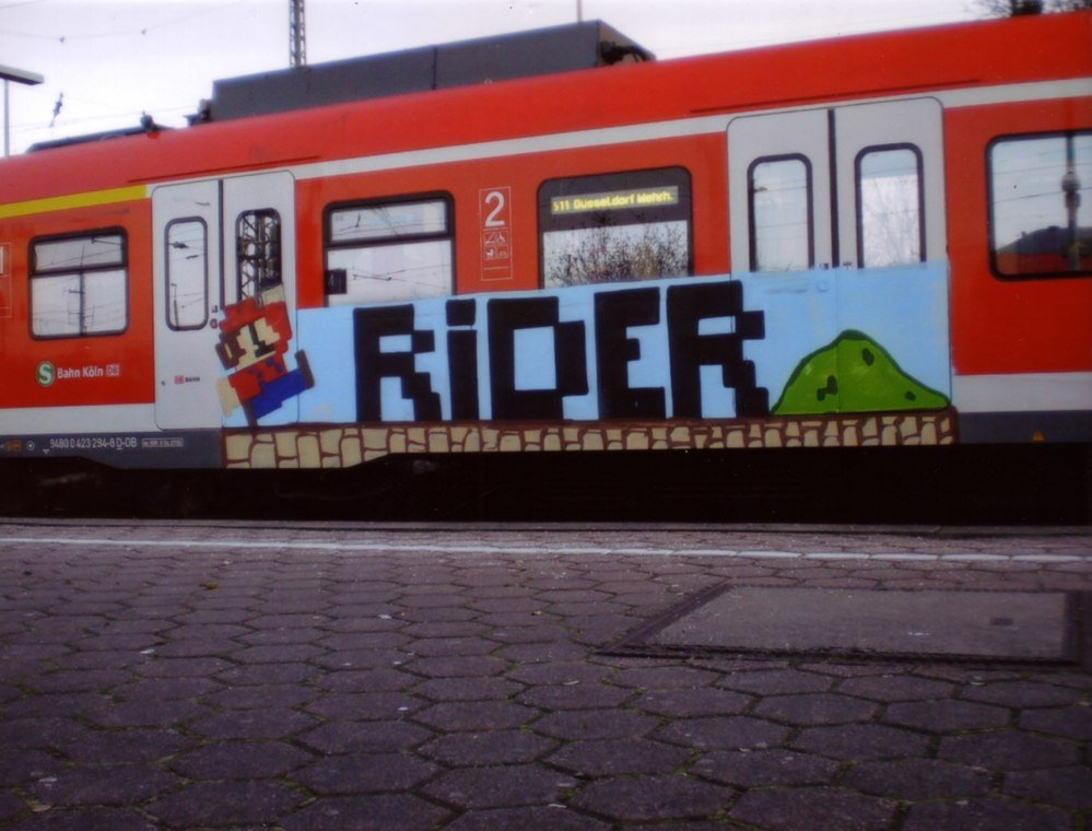 Graffiti Train - Photo by ZUGZWANG - rider, super, mario