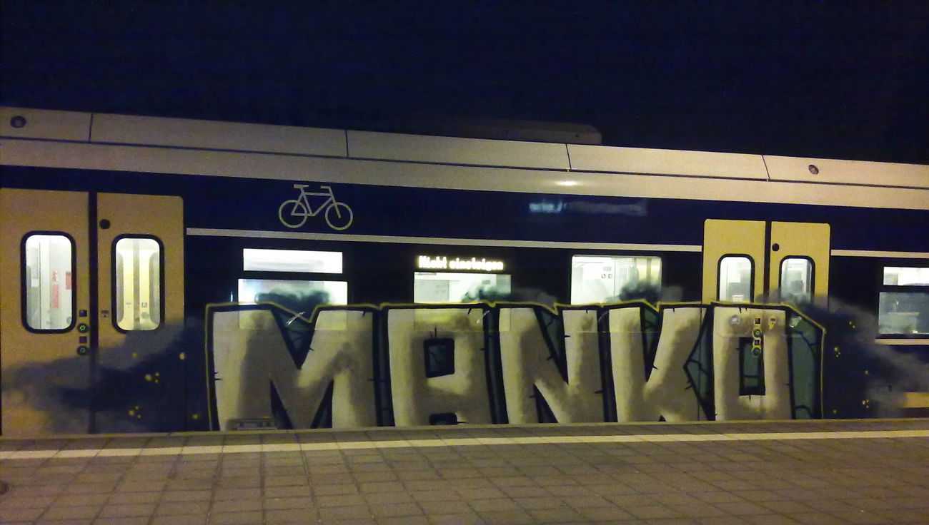 Graffiti Train - Photo by ZUGZWANG - manko (2016)