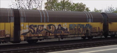 Graffiti Train - Photo by ZUGZWANG