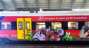 Graffiti Train - Photo by ZUGZWANG (2017)