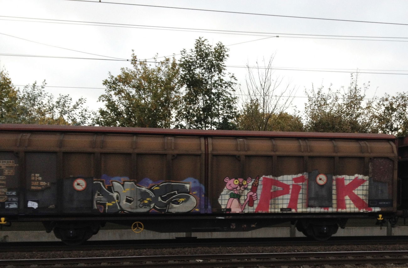 Graffiti Train - Photo by ZUGZWANG