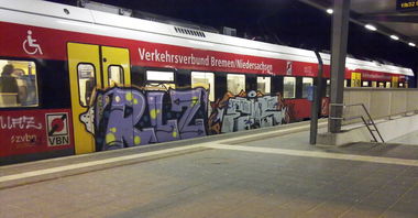 Graffiti Train - Photo by ZUGZWANG - rlz (2017)