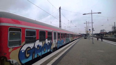 Graffiti Train - Photo by ZUGZWANG - grobi