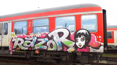 Graffiti Train - Photo by ZUGZWANG - razor