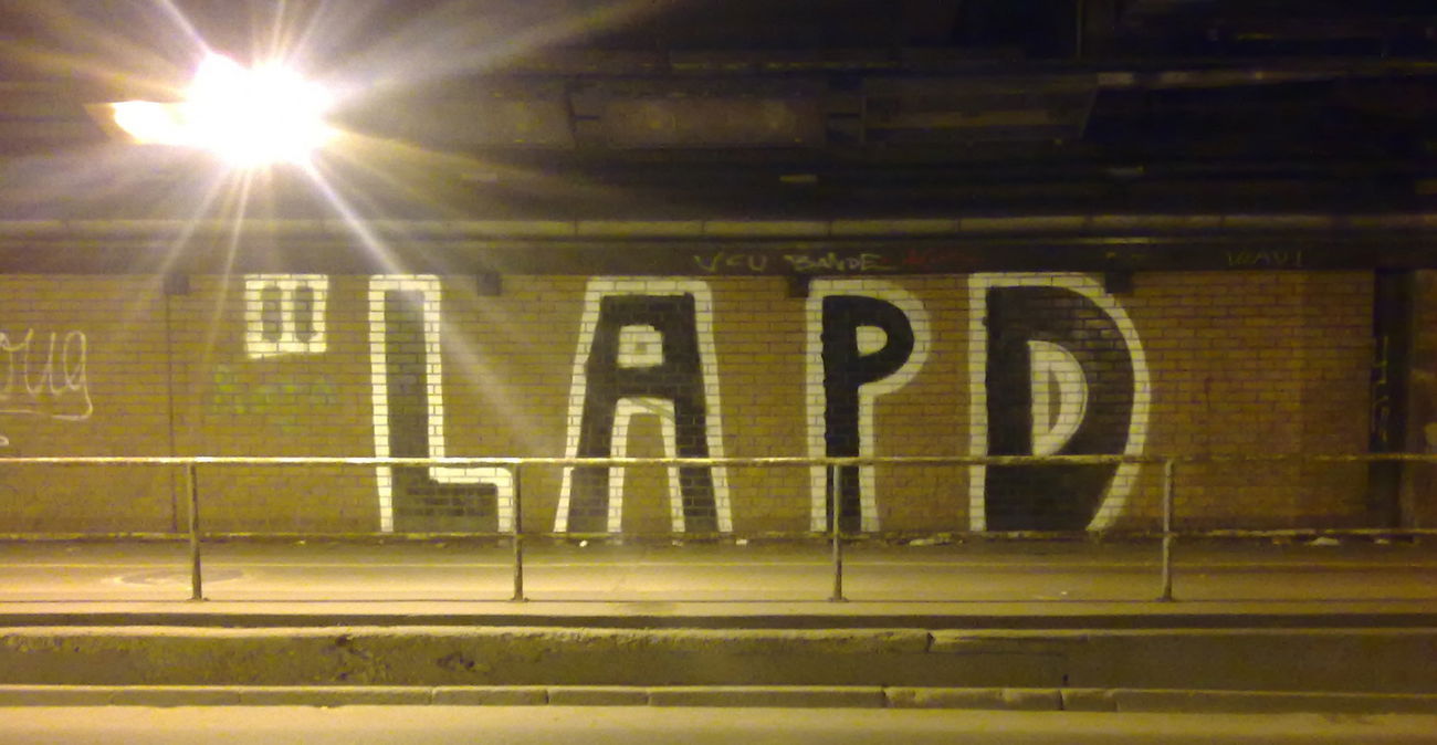 Graffiti Bombing - Photo by ZUGZWANG - lapd