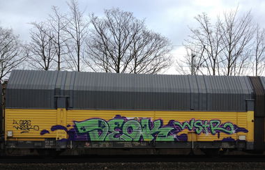 Graffiti Train - Photo by ZUGZWANG - deok
