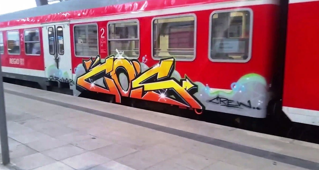 Graffiti Train - Photo by ZUGZWANG - cos, kiel (2015)
