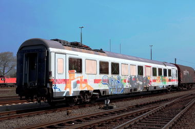Graffiti Train - Photo by ZUGZWANG