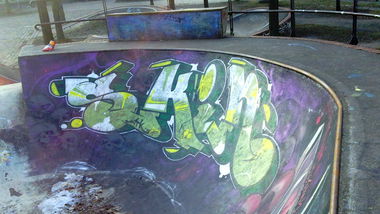 Graffiti Bombing - Photo by ZUGZWANG - skin