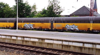 Graffiti Train - Photo by ZUGZWANG