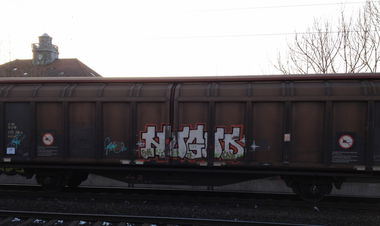 Graffiti Train - Photo by ZUGZWANG