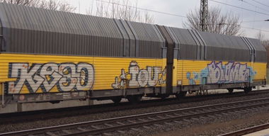 Graffiti Train - Photo by ZUGZWANG