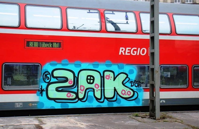 Graffiti Train - Photo by ZUGZWANG - zak (2015)
