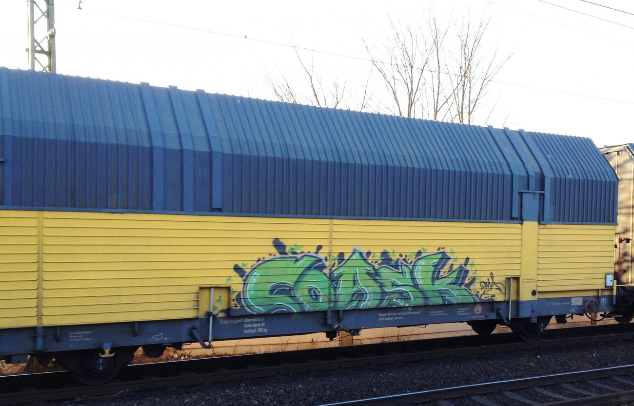 Graffiti Train - Photo by ZUGZWANG