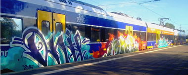 Graffiti Train - Photo by ZUGZWANG - onil (2015)