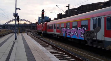 Graffiti Train - Photo by ZUGZWANG - tese, dsf (2017)