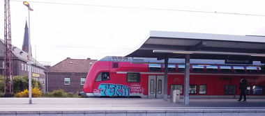 Graffiti Train - Photo by ZUGZWANG - pera, bremerhaven (2015)