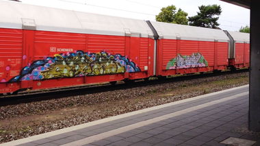 Graffiti Train - Photo by ZUGZWANG