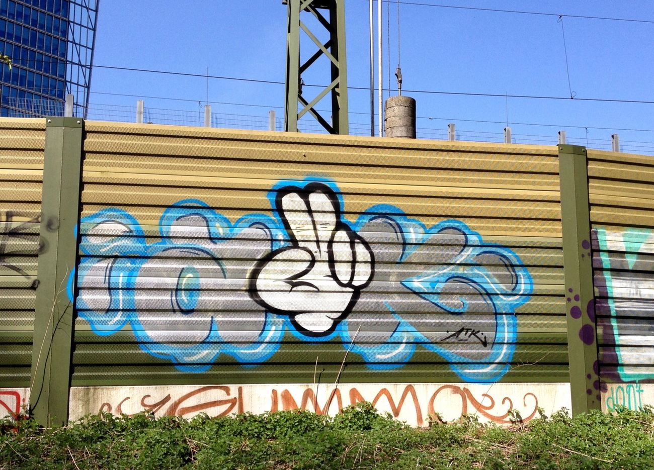 Graffiti Bombing - Photo by ZUGZWANG