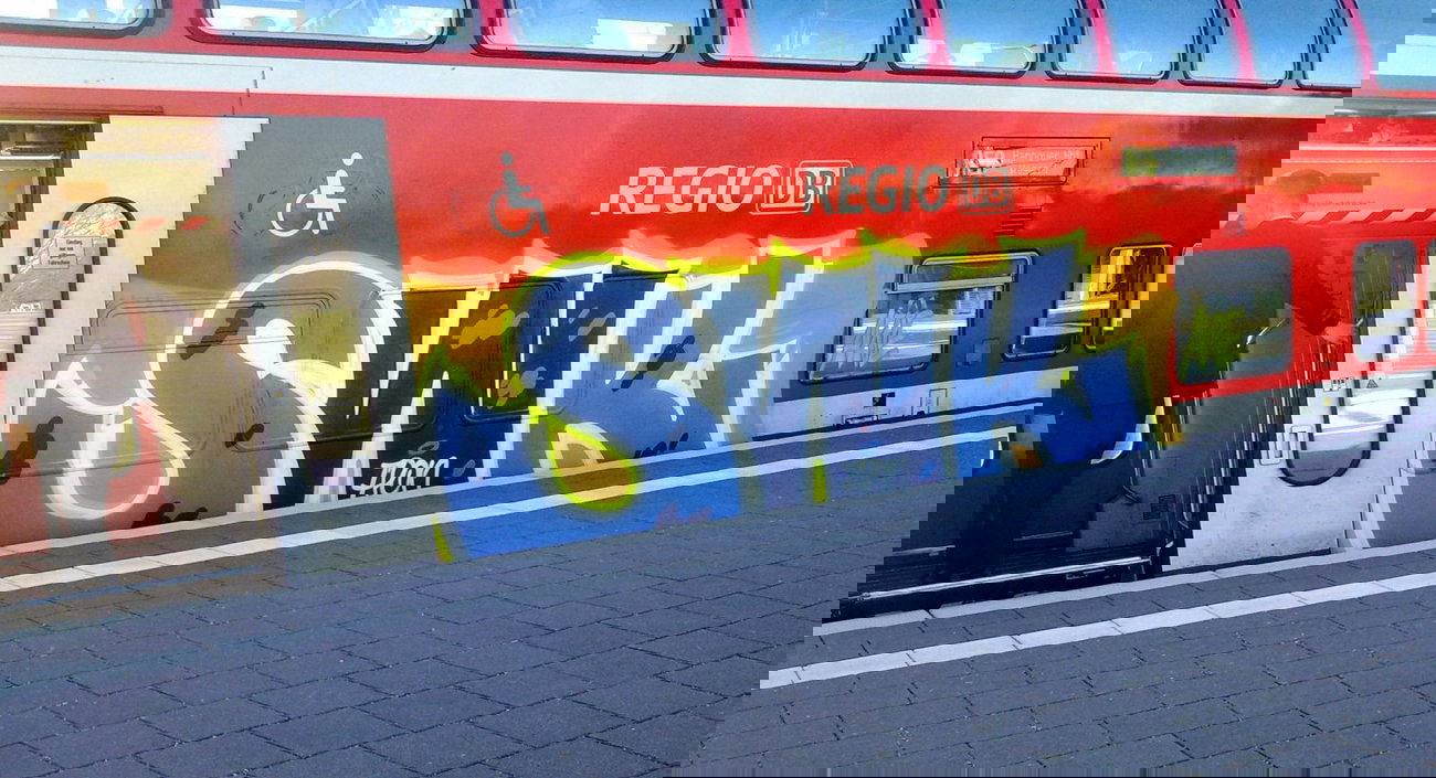 Graffiti Train - Photo by ZUGZWANG - swk, bremerhaven, bremen (2015)