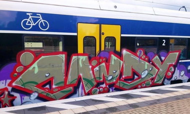 Graffiti Train - Photo by ZUGZWANG - candy