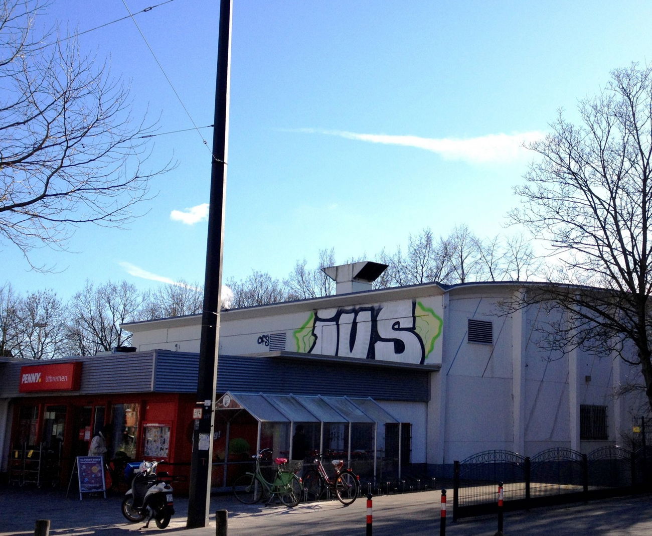 Graffiti Bombing - Photo by ZUGZWANG - ivs