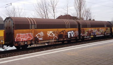 Graffiti Train - Photo by ZUGZWANG