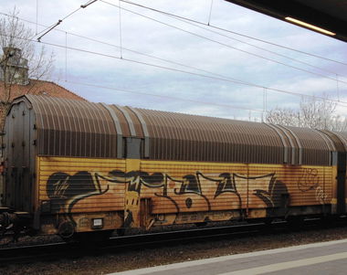 Graffiti Train - Photo by ZUGZWANG