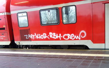 Graffiti Train - Photo by ZUGZWANG - rhb, tag (2015)