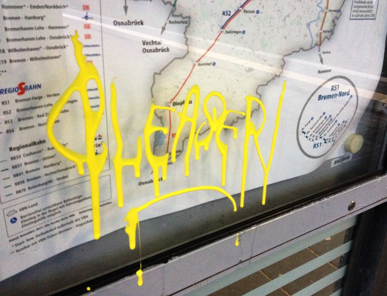 Graffiti Artwork - Photo by ZUGZWANG - pleaser