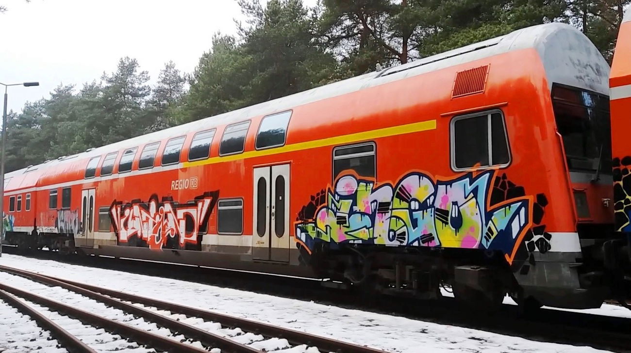 Graffiti Train - Photo by ZUGZWANG - ingo