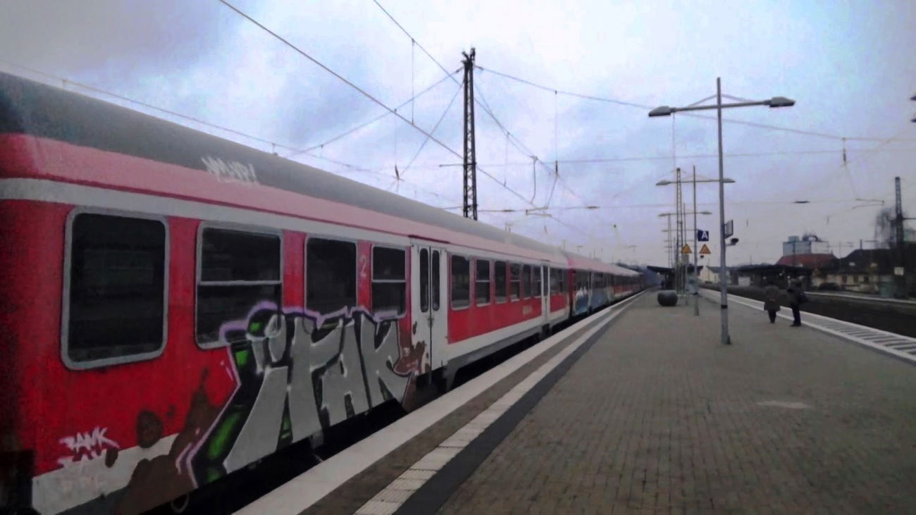 Graffiti Train - Photo by ZUGZWANG