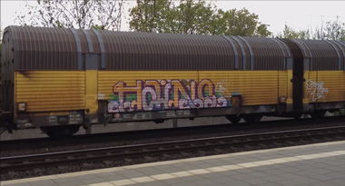Graffiti Train - Photo by ZUGZWANG - hains