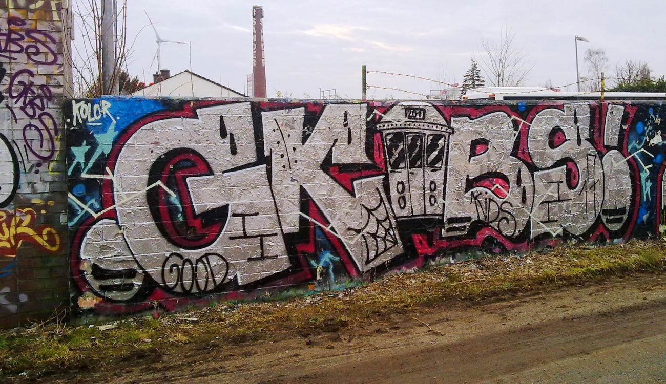 Graffiti Bombing - Photo by ZUGZWANG - gkbs