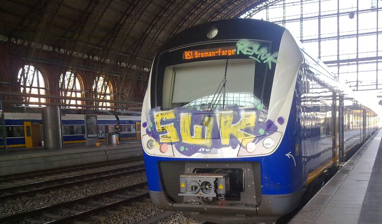 Graffiti Train - Photo by ZUGZWANG - swk, bremen (2015)