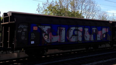 Graffiti Train - Photo by ZUGZWANG
