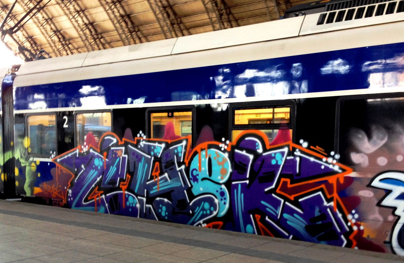 Graffiti Train - Photo by ZUGZWANG - chek (2018)