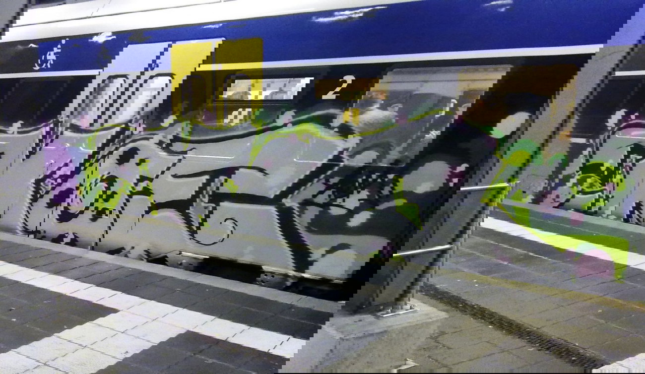 Graffiti Train - Photo by ZUGZWANG - jkoe, bremerhaven, 27 (2015)