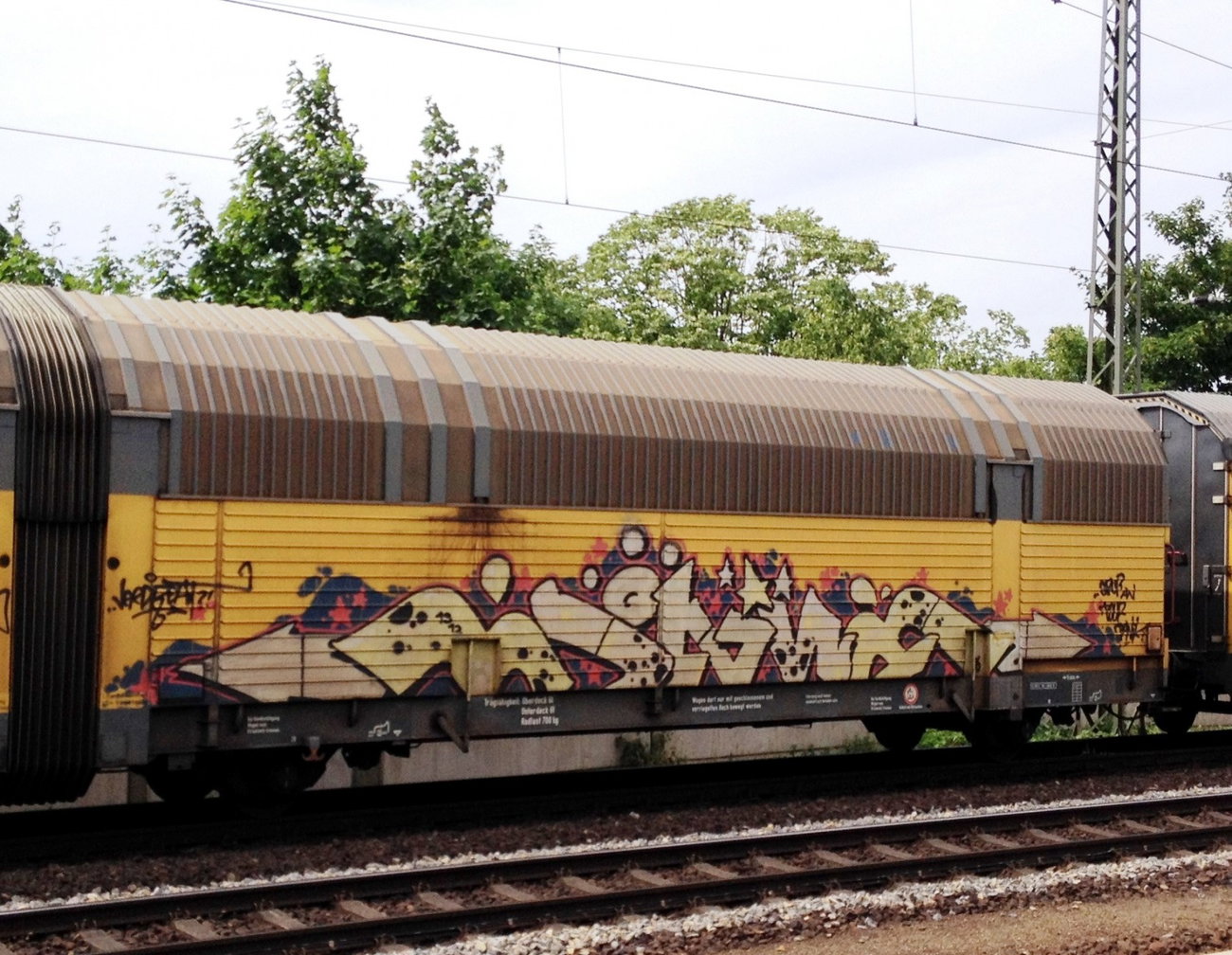 Graffiti Train - Photo by ZUGZWANG
