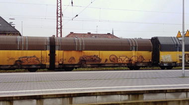 Graffiti Train - Photo by ZUGZWANG