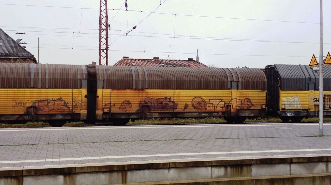 Graffiti Train - Photo by ZUGZWANG
