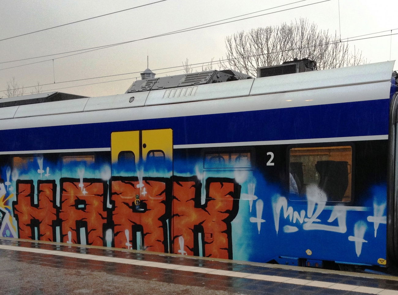 Graffiti Train - Photo by ZUGZWANG - hark
