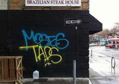 Graffiti Street Art - Photo by ZUGZWANG - moses, taps