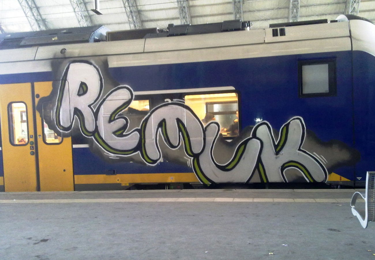 Graffiti Train - Photo by ZUGZWANG - remuk, bremen (2016)