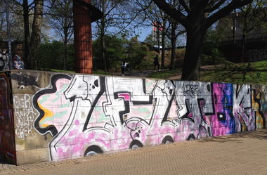 Graffiti Bombing - Photo by ZUGZWANG