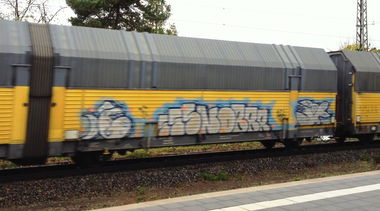 Graffiti Train - Photo by ZUGZWANG
